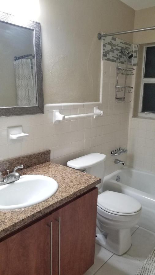 Glam 2 Bedroom Apartment Close To Nsu In Cooper City Exteriör bild